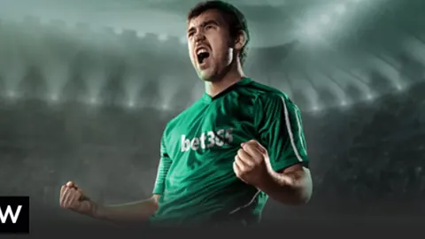 《中超门神身价风云榜：马镇以40万欧高居榜首，李昊紧随其后35万欧列亚军》